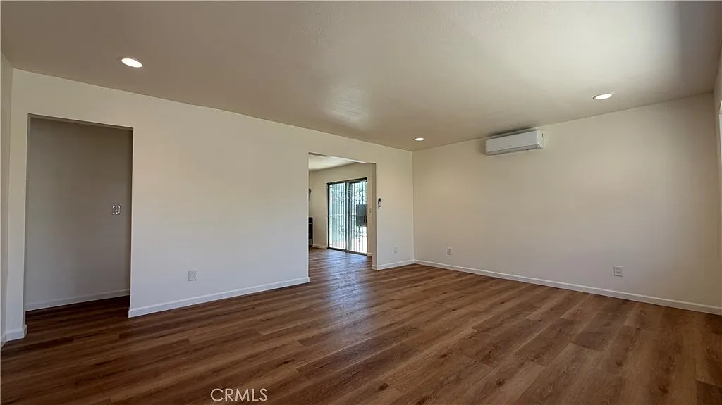 2 bed, 850 sqft, $2,450 — Photo 2