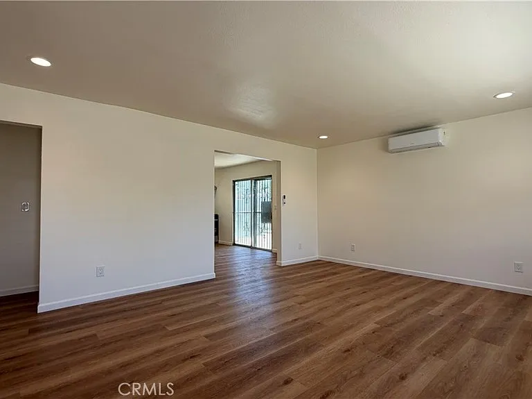 303 N New Ave #C — Photo 2