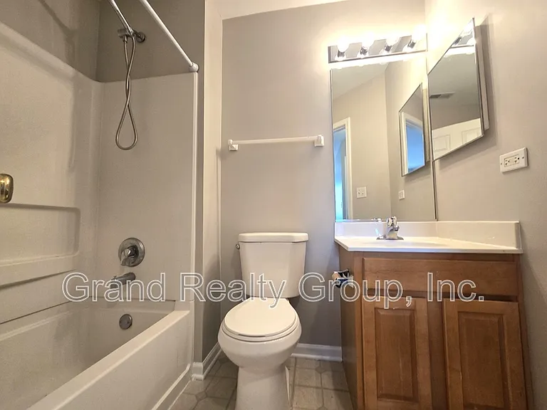 652 S Rosehall Ln — Photo 15