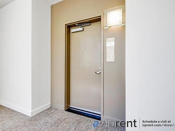 4th image of 255 Berry St APT 706