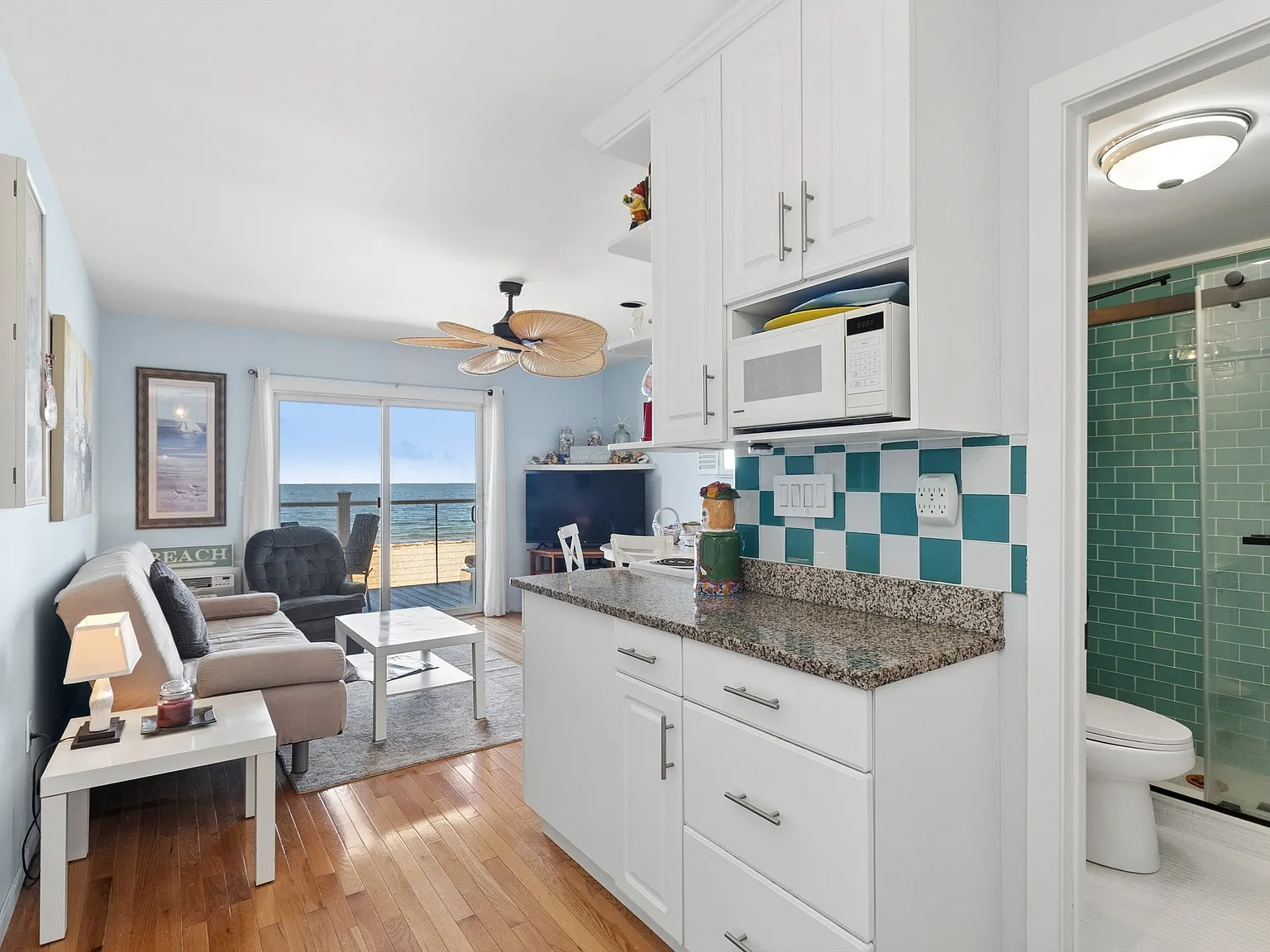 Bay Beach Living — Photo 3