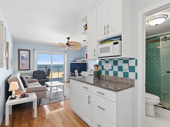 3rd image of 16 Navy Rd #206
