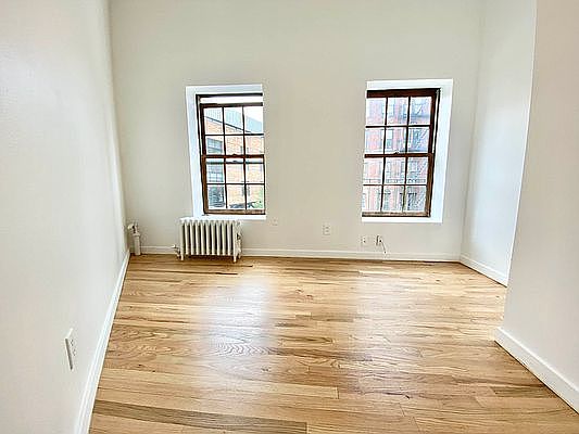 1st image of 90 Greenwich Ave APT 5