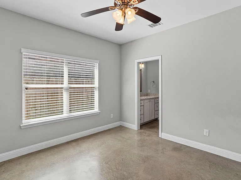 2800 Gordon Ave — Photo 23
