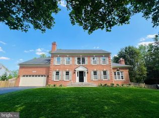17507 Applewood Ln, Derwood, MD 20855