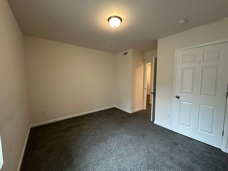 206 Hyde Park Ln — Photo 7
