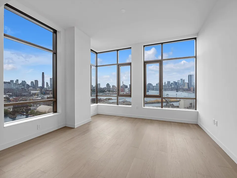480 Kent Ave #14C