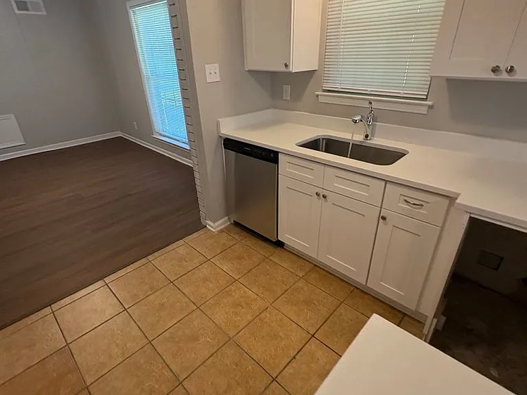 3235 Dorchester St — Photo 2