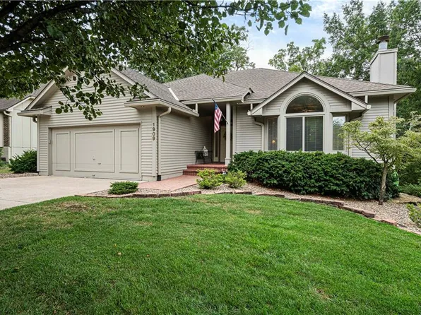 1909 SW Rock Creek Ct, Blue Springs, MO 64015