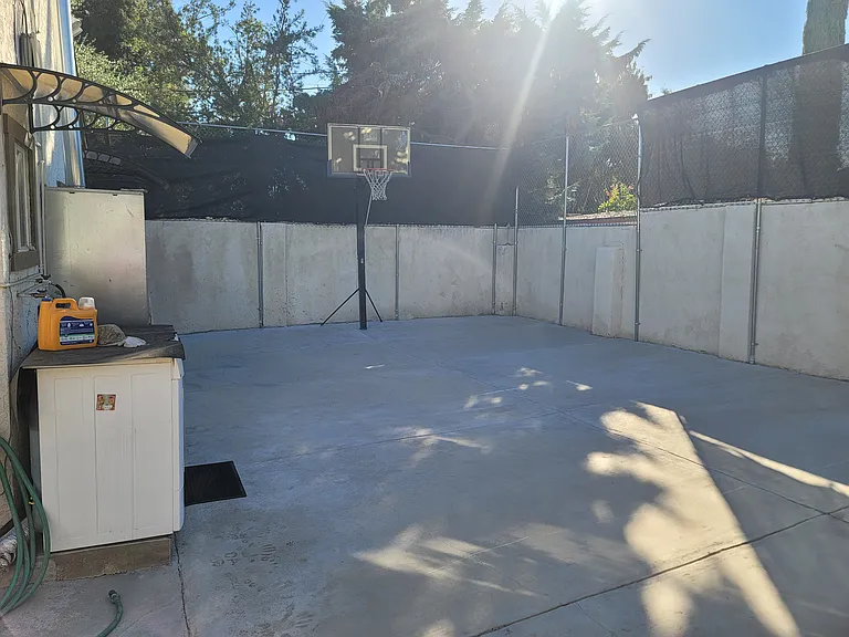 12877 1/2 Glenoaks Blvd #A — Photo 11