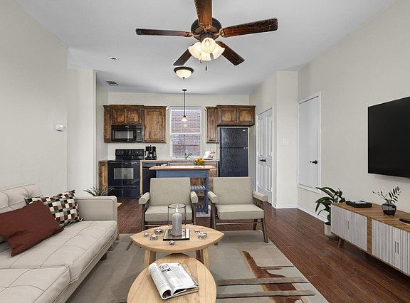 3rd image of 1210 College Ave APT 200