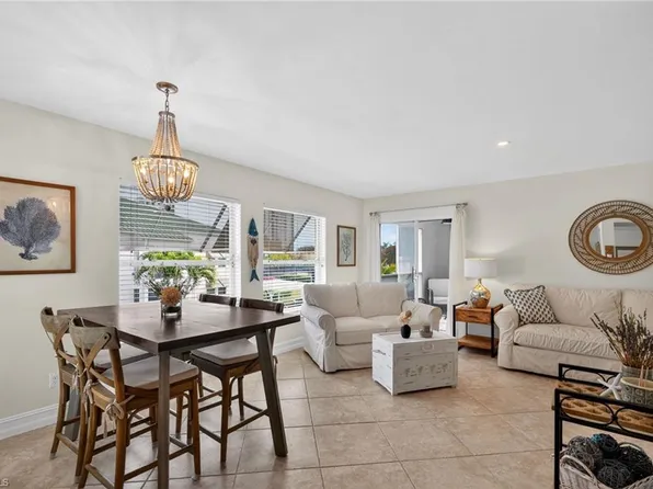 523 Club Side DR #2-523, NAPLES, FL 34110