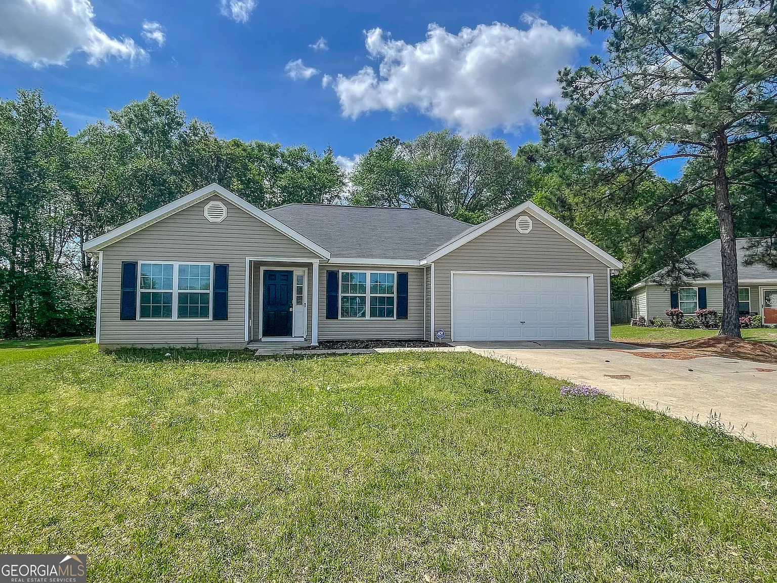 3 bed, 2.0 bath, 1390 sqft, $1,775 — Photo 1