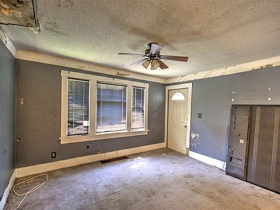 4th image of 1502 W Forest Ave