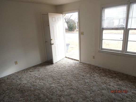 5th image of 1425 NW Hoover Ave