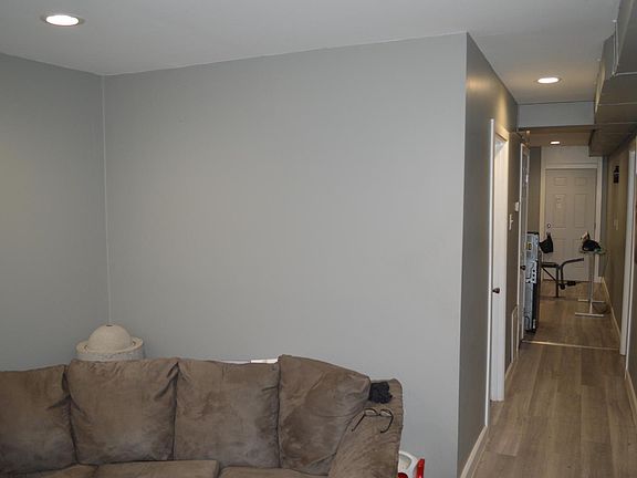 4th image of 1008 N Hamlin Ave