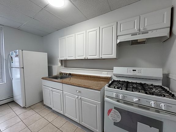 3rd image of 8811 Jamaica Ave #1