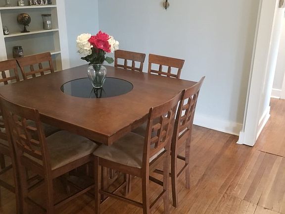 4th image of 117 College St