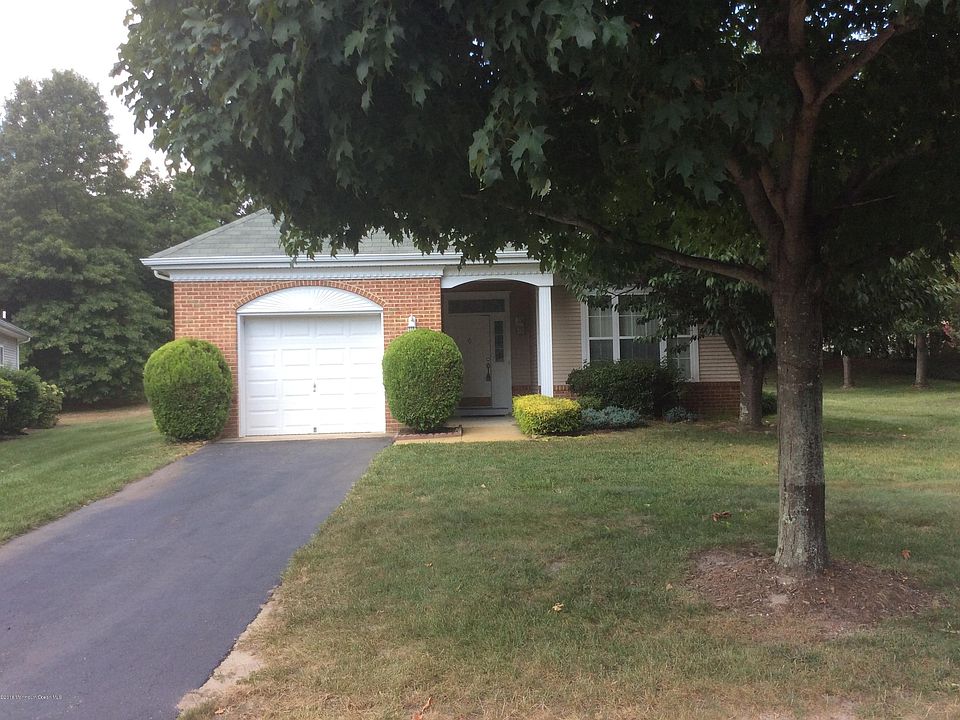 1st image of 16 Evergreen Springs Drive