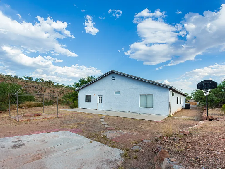 392 Falcon Ct — Photo 44