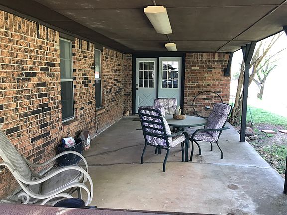 3rd image of 1131 W Churchill Blvd