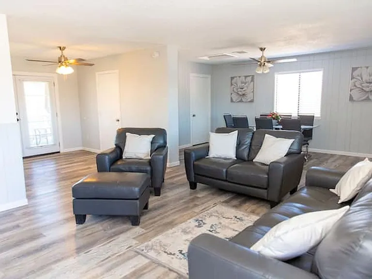 1025 N Menze St — Photo 34