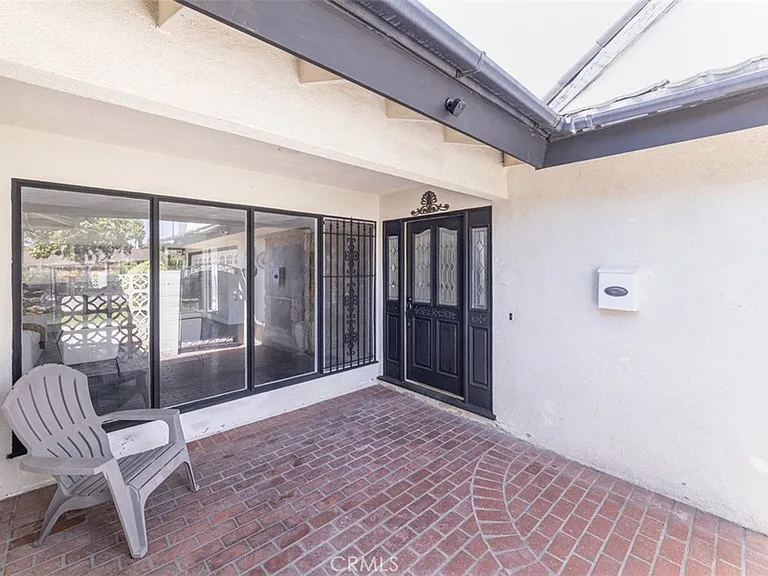 1688 N Shaffer St — Photo 30