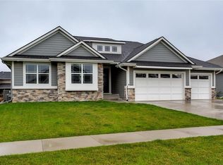 525 NE Brookshire Ct, Waukee, IA 50263