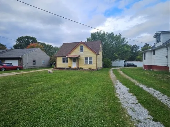 19714 Drake Rd, Strongsville, OH 44149
