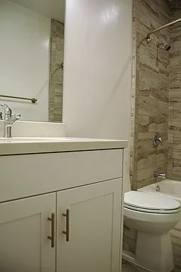 2130 — Photo 22