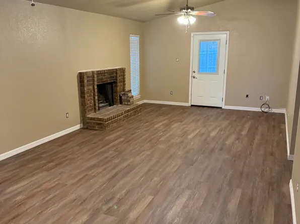 5945 Hillglen Dr, Watauga, TX 76148