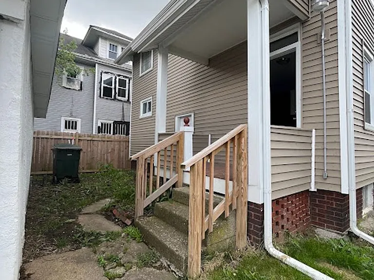 820 McGregor Ave NW — Photo 13