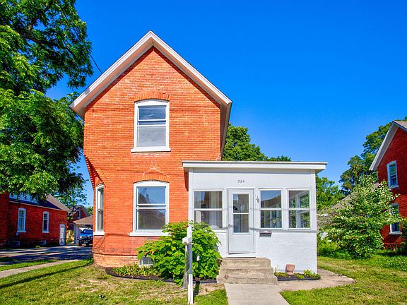 4th image of 324 Central Ave