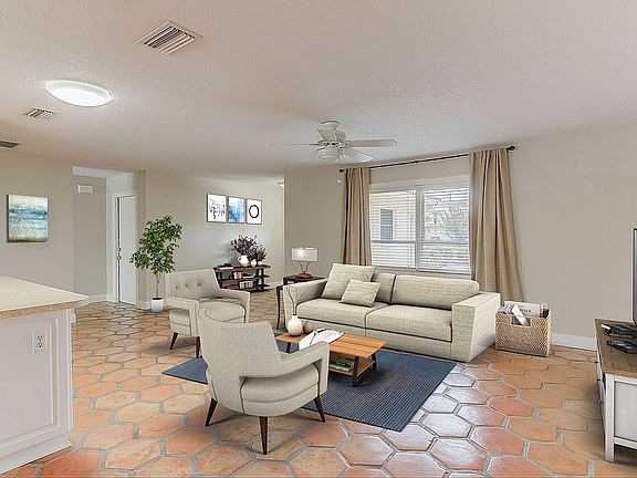 5th image of 2310 Cass St