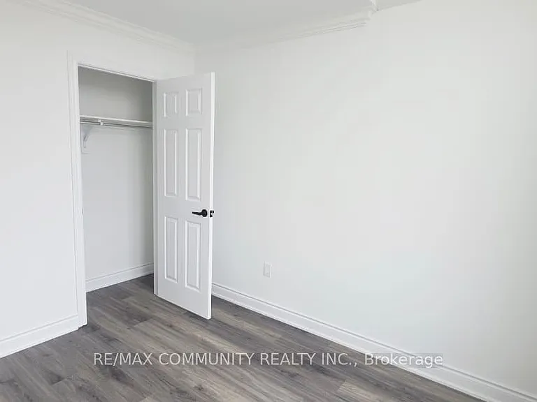 50 Rockman Cres — Photo 26