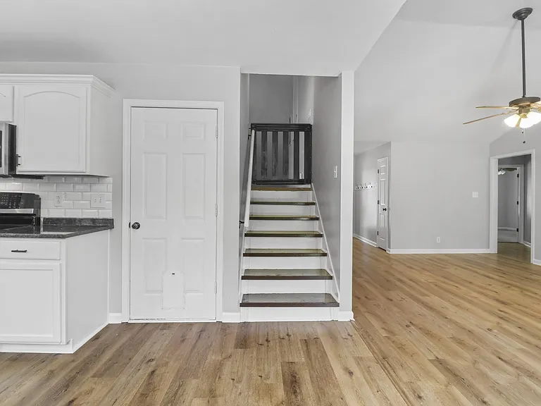 1644 Cedar Springs Cir — Photo 9