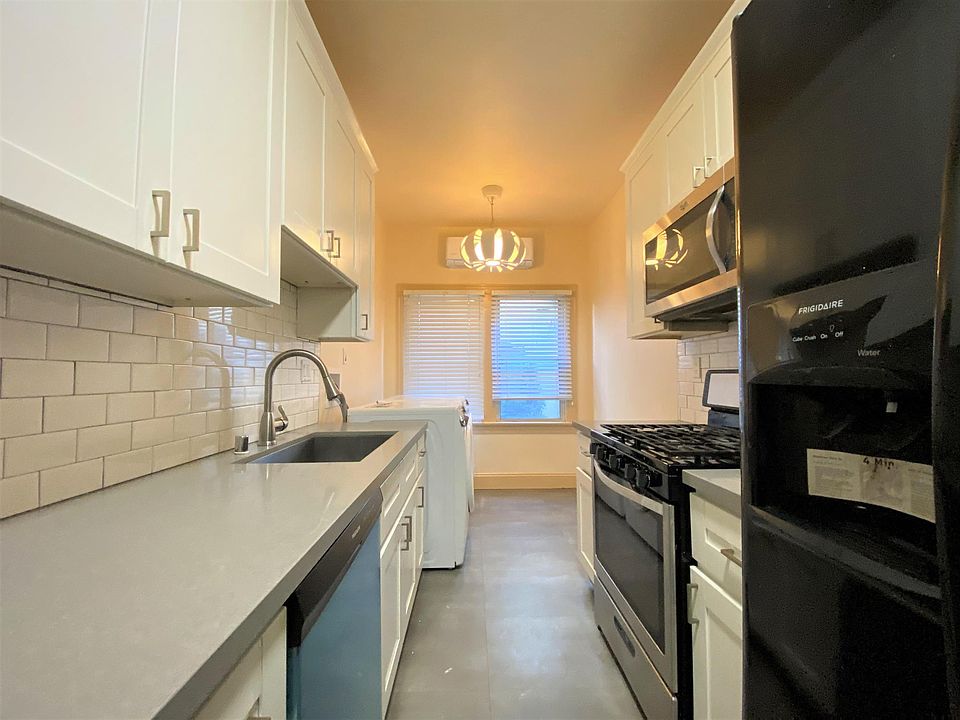 1st image of 212 S Kenmore Ave APT 4