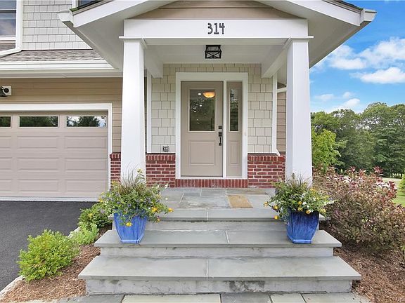 4th image of 320 Overlook Ct #42