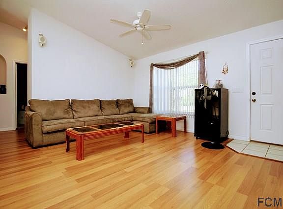 3rd image of 26 Whitcock Ln