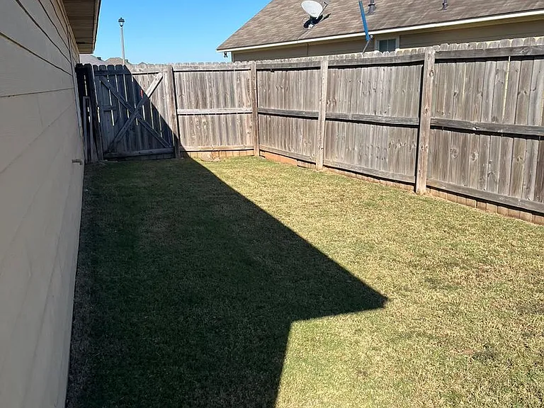 419 Jordan Dr — Photo 22