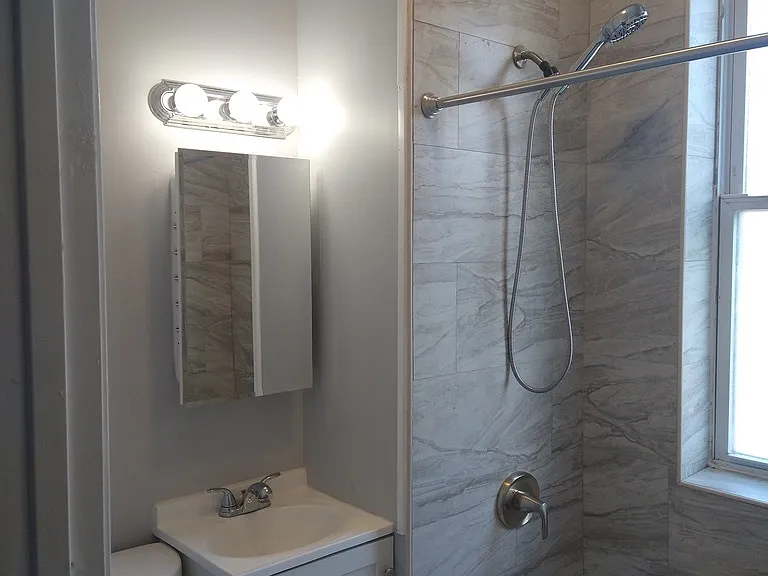 209 S Albany Ave #1 — Photo 5