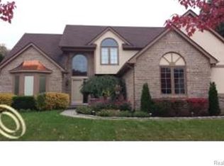 14016 Strathmore Dr, Shelby Township, MI