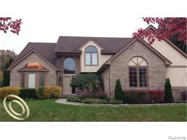 14016 Strathmore Dr photo 1