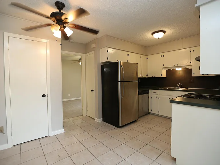 5101 H St #5 — Photo 8