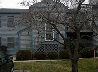 1 Willow Glen Cir APT 37, Warwick, RI 02889