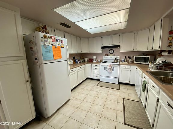 5th image of 985 Huntington Pl