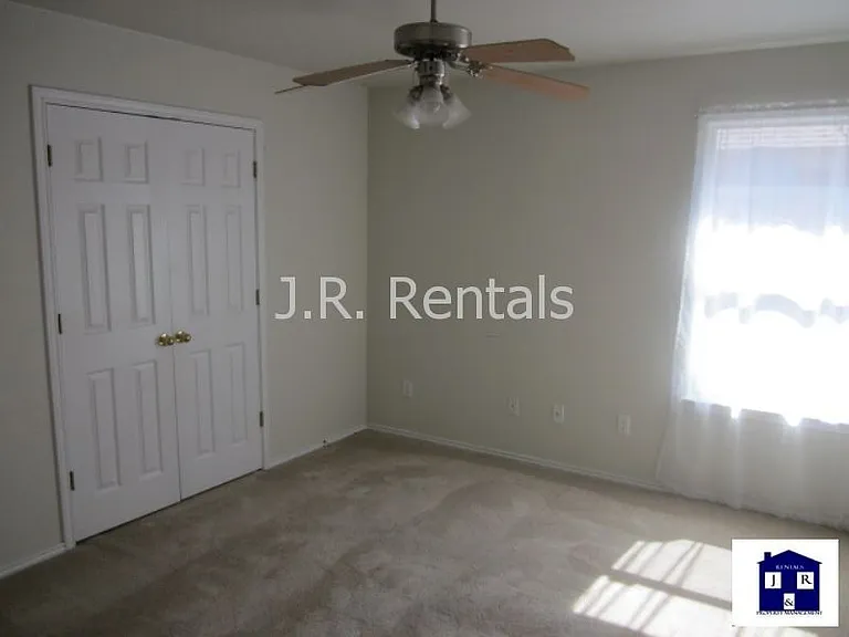 1906 Flagstaff Dr — Photo 60