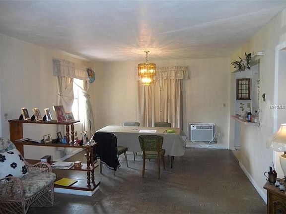 3rd image of 2409 Avenue B NW