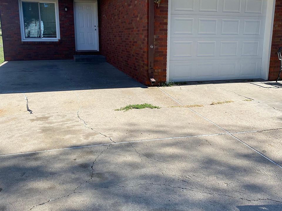 Front entrance & garage at 5624 So 38th Street