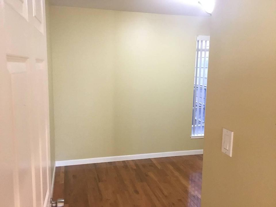 1st image of 25 Sharon St #3L